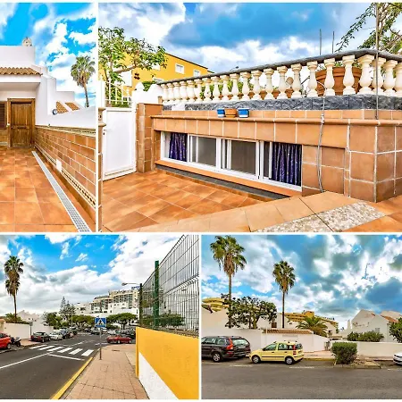 House On The Torviscas Beach 阿德耶