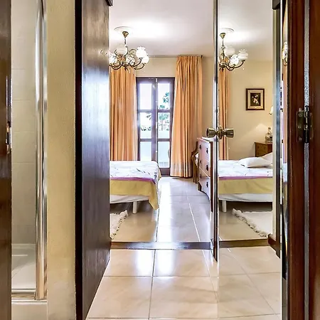 Vakantiehuis House On The Torviscas Beach *